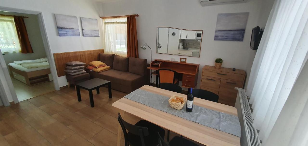 Forrest Apartman Денешдиаш Экстерьер фото